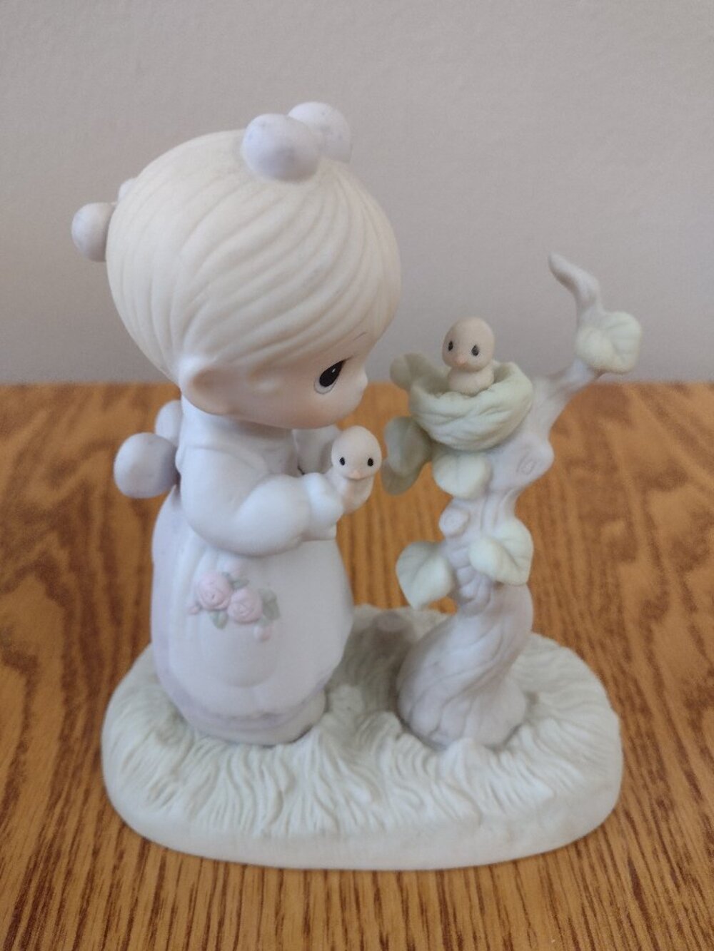 “His Eye Is On The Sparrow” 1983 Precious Moments 5.25” Tall Figurine In Box